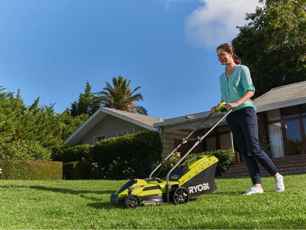 TOSAERBA 1300W RLM13E33S - immagine 6